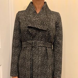 Black & White Banana Republic Coat | Size: 4